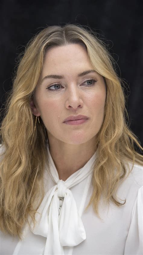 kate winslet naked|Kate Winslet Opens Up About Filming A New Topless Scene In。